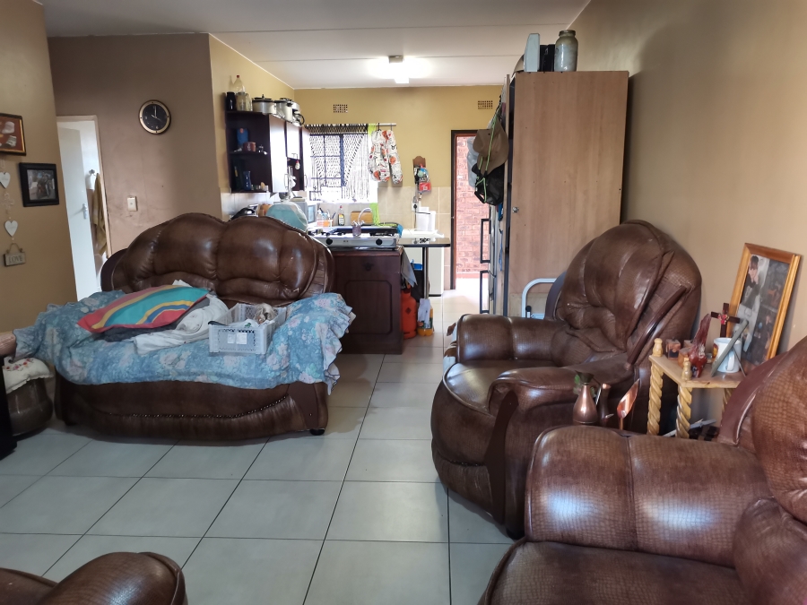 2 Bedroom Property for Sale in Sonneveld Gauteng