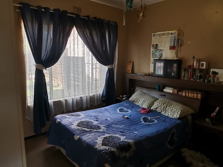 2 Bedroom Property for Sale in Sonneveld Gauteng