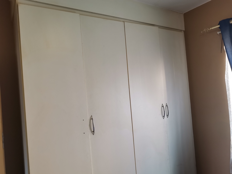 2 Bedroom Property for Sale in Sonneveld Gauteng