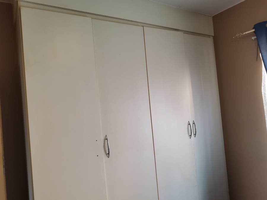 2 Bedroom Property for Sale in Sonneveld Gauteng