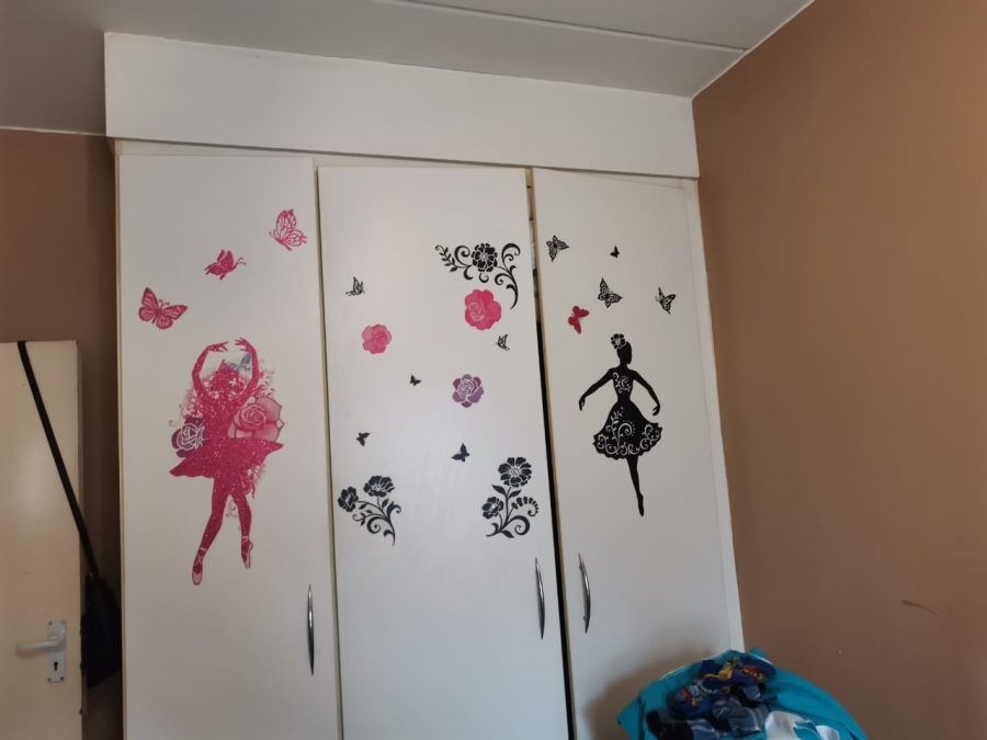 2 Bedroom Property for Sale in Sonneveld Gauteng