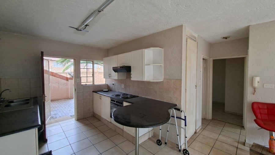 To Let 2 Bedroom Property for Rent in Kenleaf Gauteng