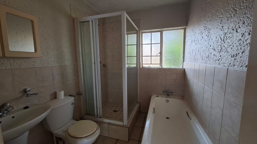 To Let 2 Bedroom Property for Rent in Kenleaf Gauteng