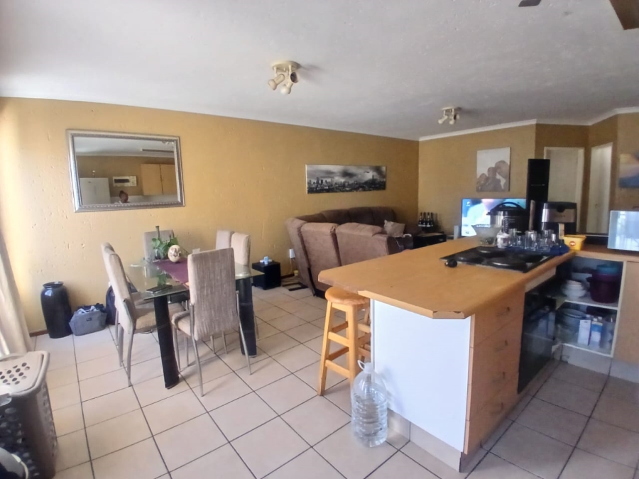 2 Bedroom Property for Sale in Birchleigh Gauteng