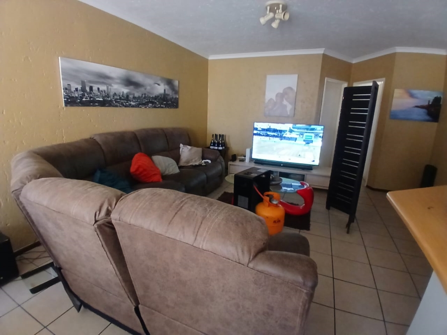 2 Bedroom Property for Sale in Birchleigh Gauteng