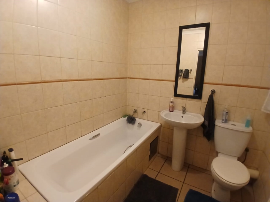 2 Bedroom Property for Sale in Birchleigh Gauteng