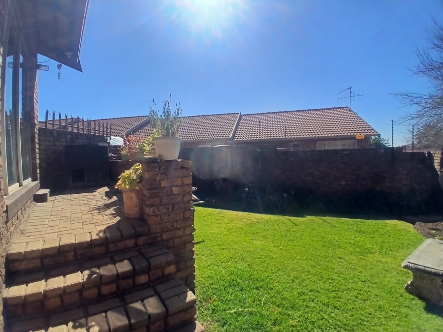 2 Bedroom Property for Sale in Birch Acres Gauteng