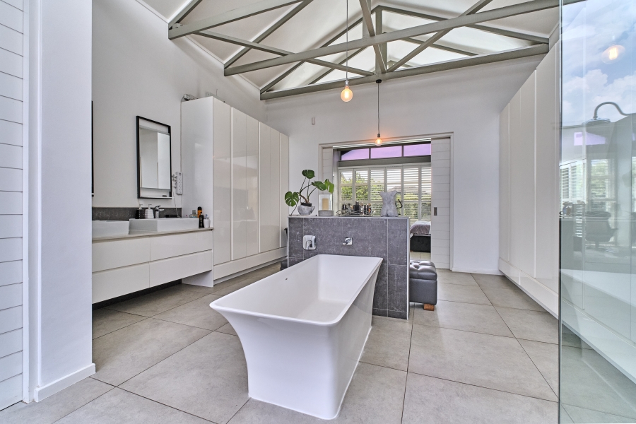 To Let 4 Bedroom Property for Rent in Waterfall Country Estate Gauteng