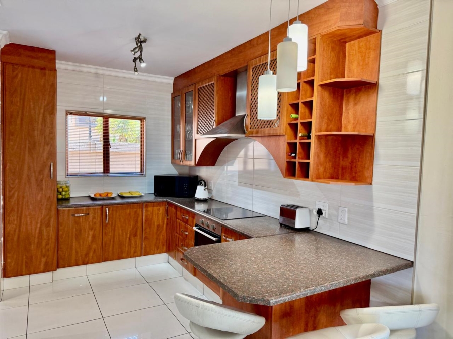 To Let 3 Bedroom Property for Rent in Sonneveld Gauteng