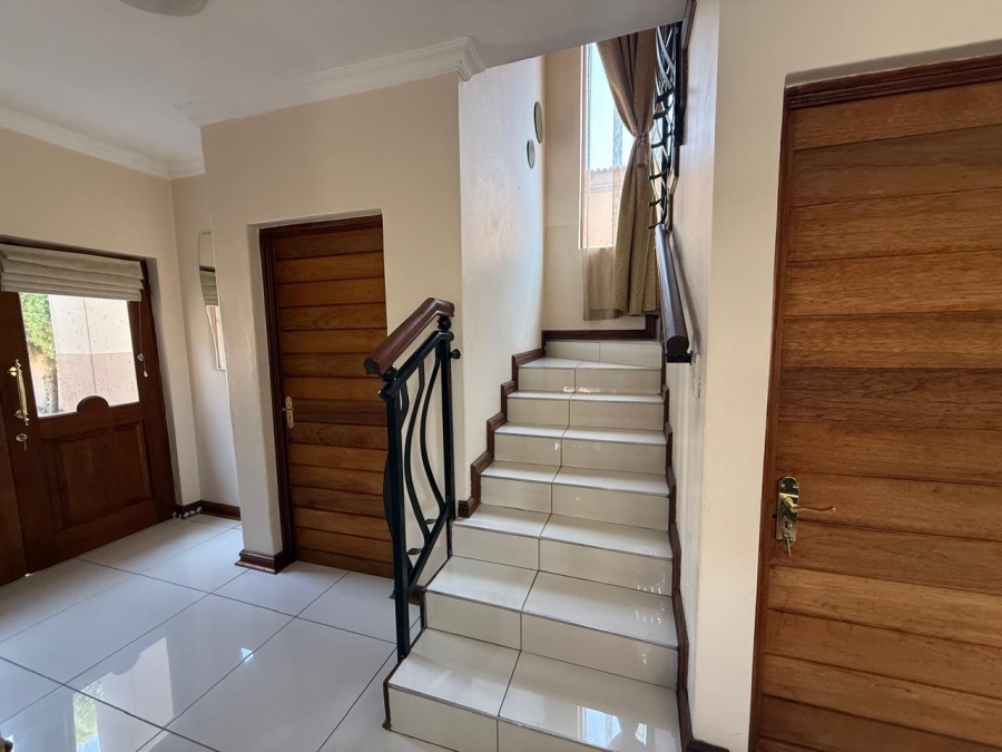 To Let 3 Bedroom Property for Rent in Sonneveld Gauteng