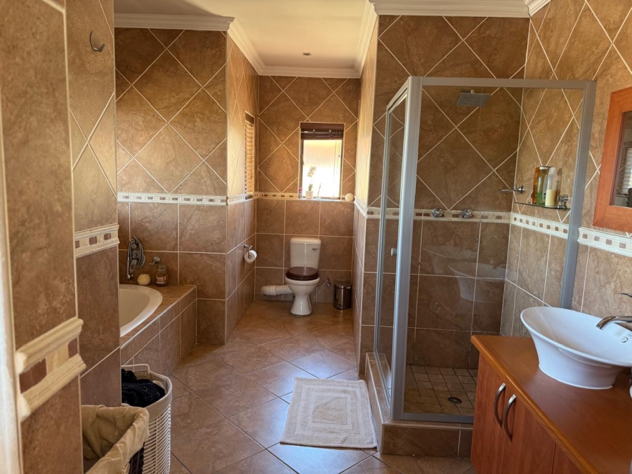 To Let 3 Bedroom Property for Rent in Sonneveld Gauteng
