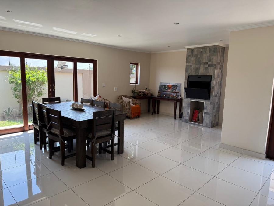 To Let 3 Bedroom Property for Rent in Sonneveld Gauteng