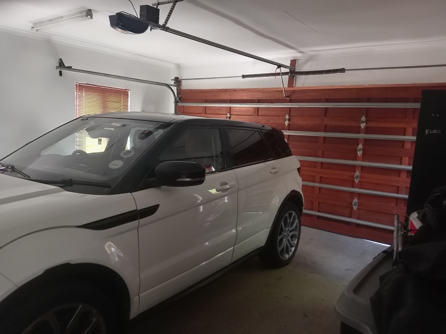 To Let 3 Bedroom Property for Rent in Sonneveld Gauteng