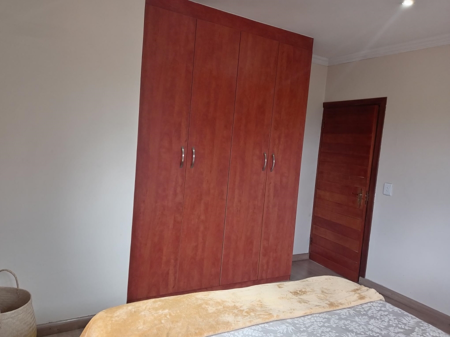 To Let 4 Bedroom Property for Rent in Sonneveld Gauteng