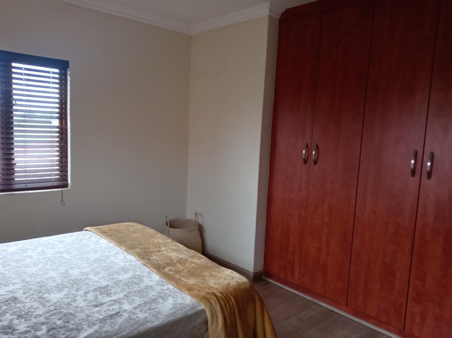 To Let 4 Bedroom Property for Rent in Sonneveld Gauteng