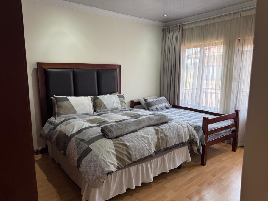 To Let 4 Bedroom Property for Rent in Sonneveld Gauteng