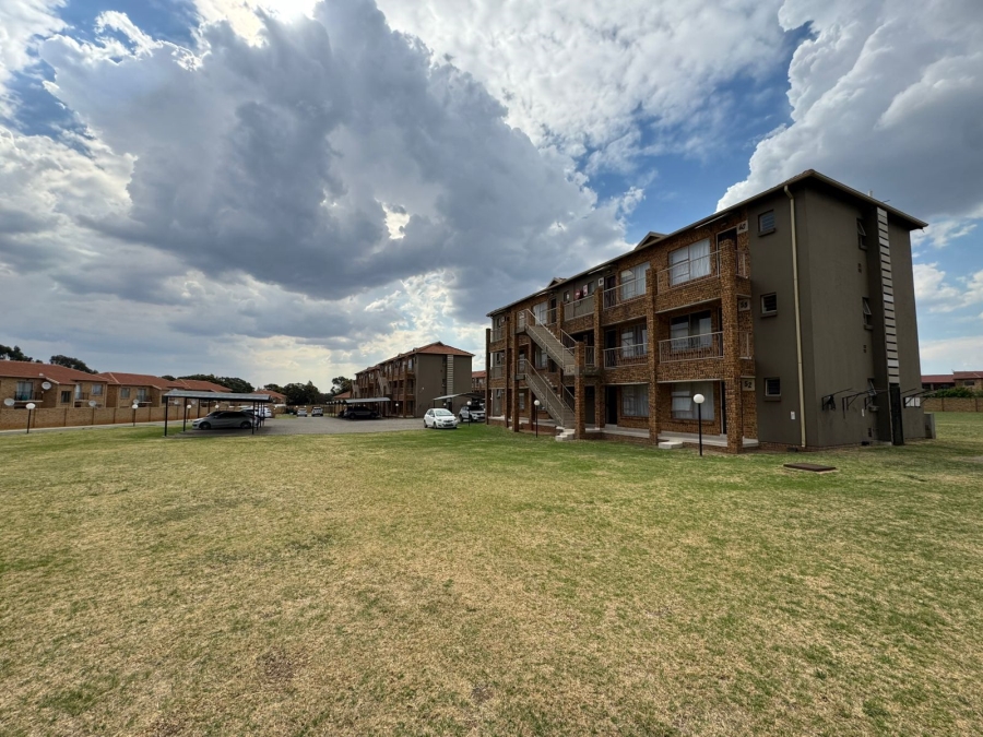 2 Bedroom Property for Sale in Greenhills Gauteng