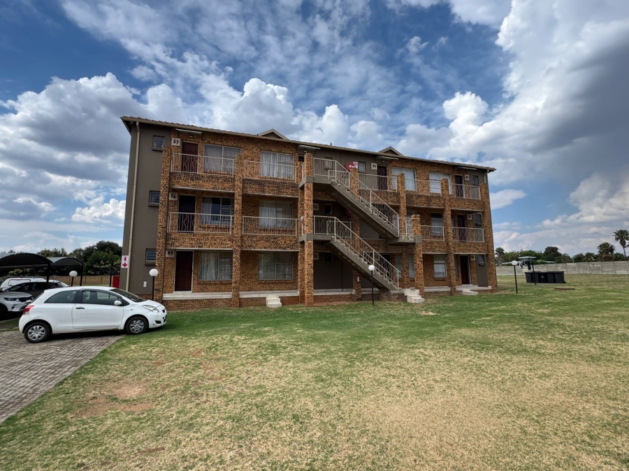 2 Bedroom Property for Sale in Greenhills Gauteng