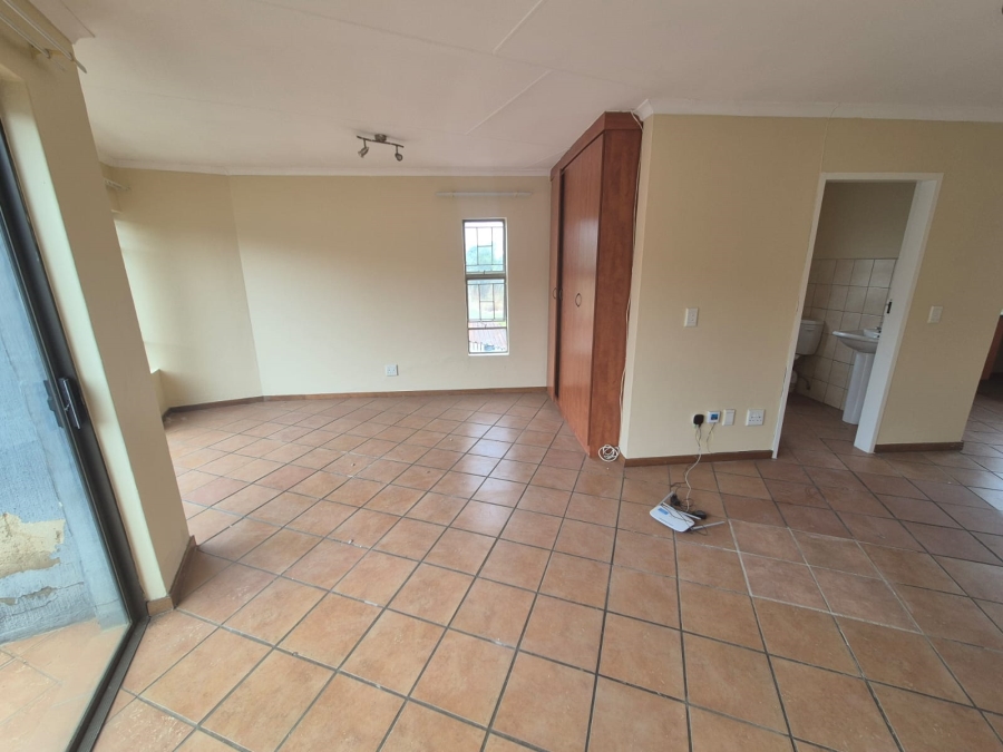 1 Bedroom Property for Sale in Pollak Park Gauteng