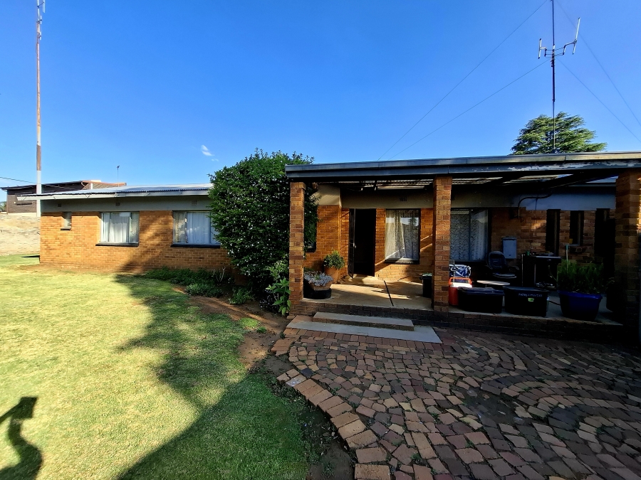 4 Bedroom Property for Sale in Dal Fouche Gauteng