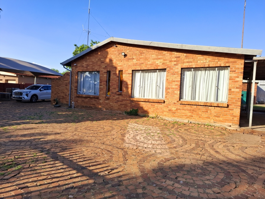 4 Bedroom Property for Sale in Dal Fouche Gauteng