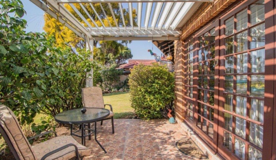 5 Bedroom Property for Sale in Marais Steyn Park Gauteng