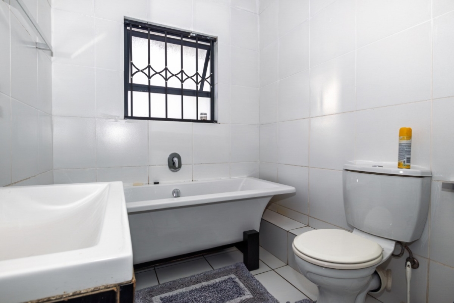 3 Bedroom Property for Sale in Greenstone Hill Gauteng