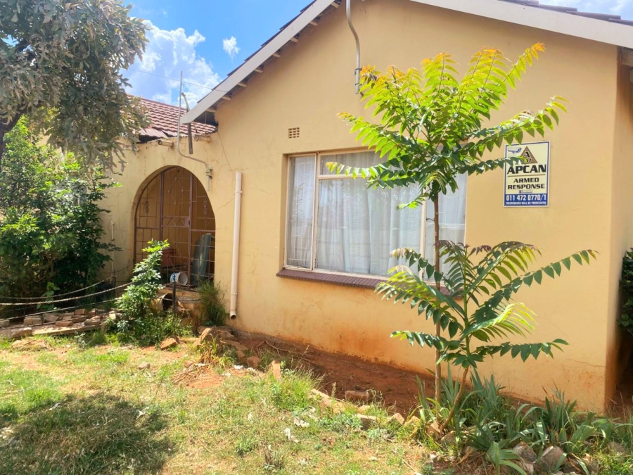 4 Bedroom Property for Sale in Witpoortjie Gauteng