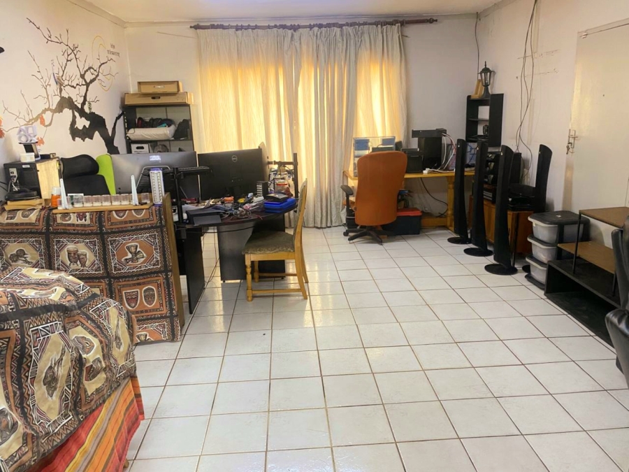 4 Bedroom Property for Sale in Witpoortjie Gauteng