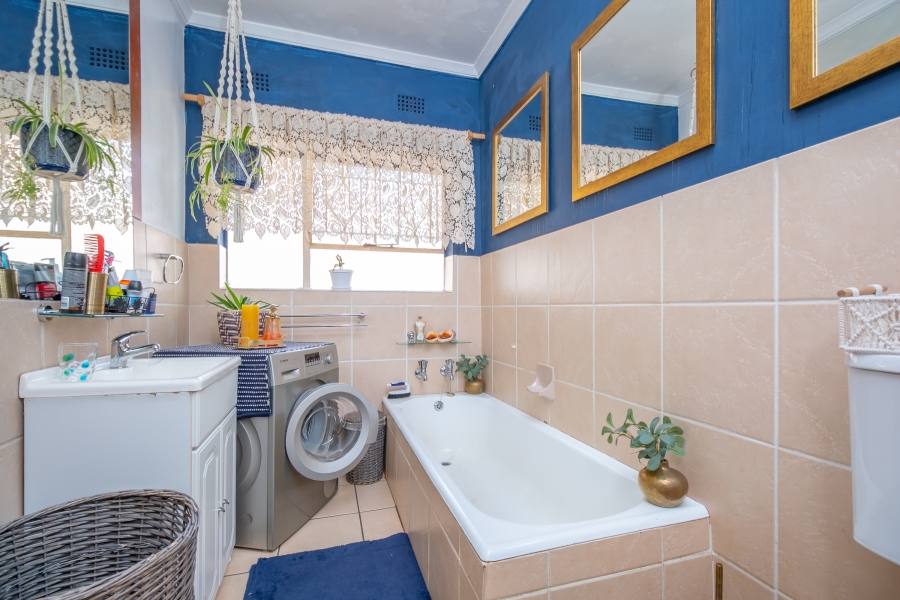 6 Bedroom Property for Sale in Cresta Gauteng