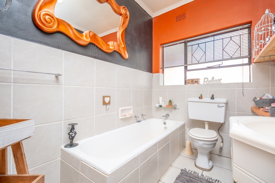 6 Bedroom Property for Sale in Cresta Gauteng