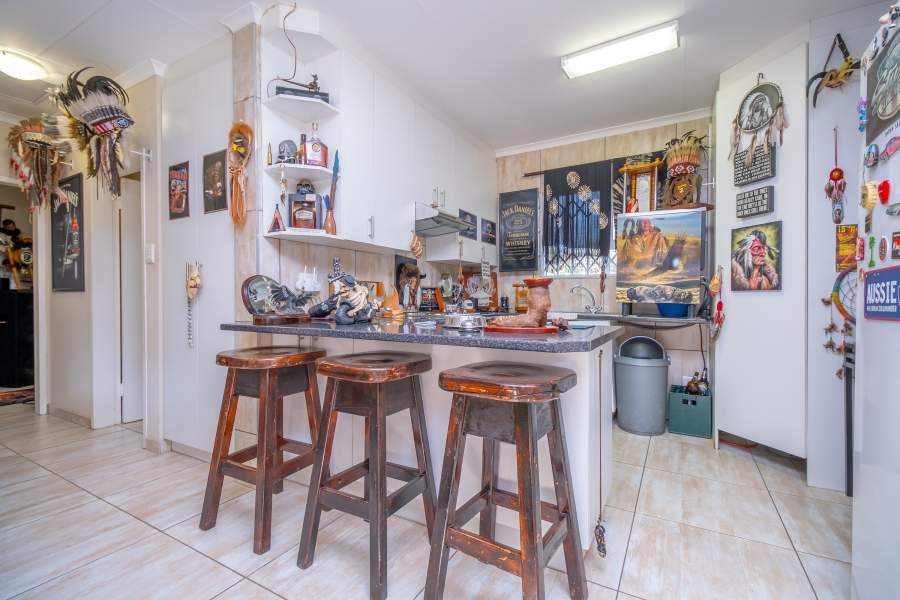 6 Bedroom Property for Sale in Cresta Gauteng