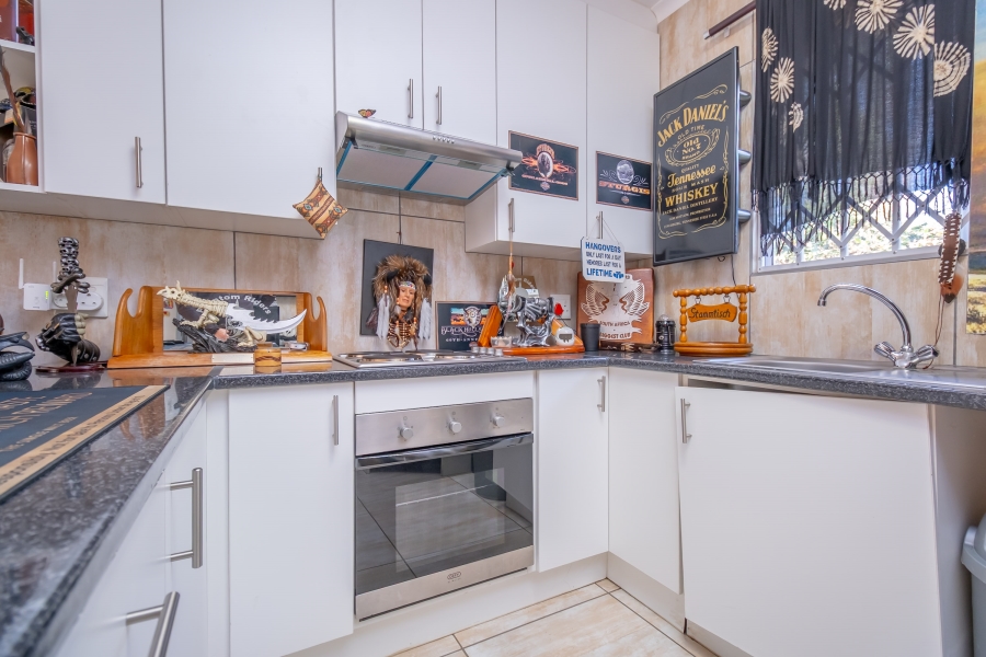 6 Bedroom Property for Sale in Cresta Gauteng