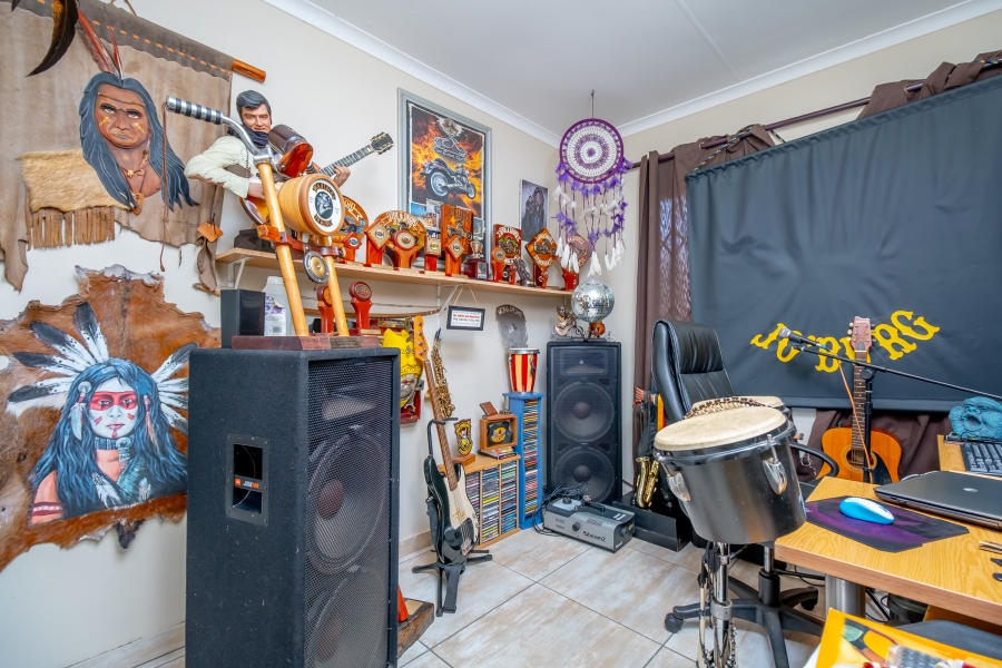 6 Bedroom Property for Sale in Cresta Gauteng