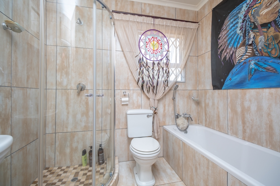 6 Bedroom Property for Sale in Cresta Gauteng