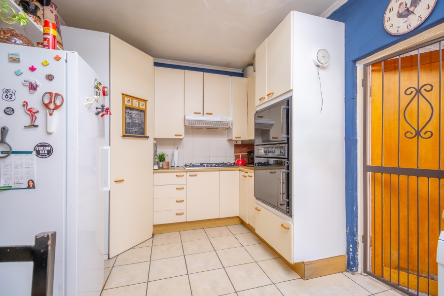 6 Bedroom Property for Sale in Cresta Gauteng