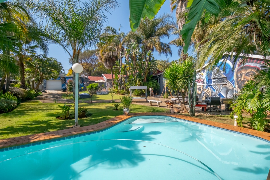 6 Bedroom Property for Sale in Cresta Gauteng