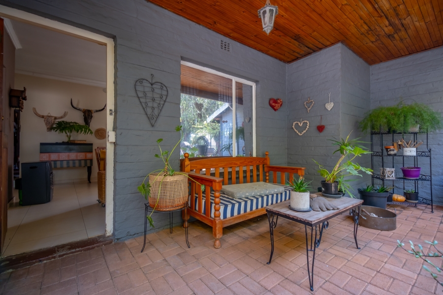 6 Bedroom Property for Sale in Cresta Gauteng