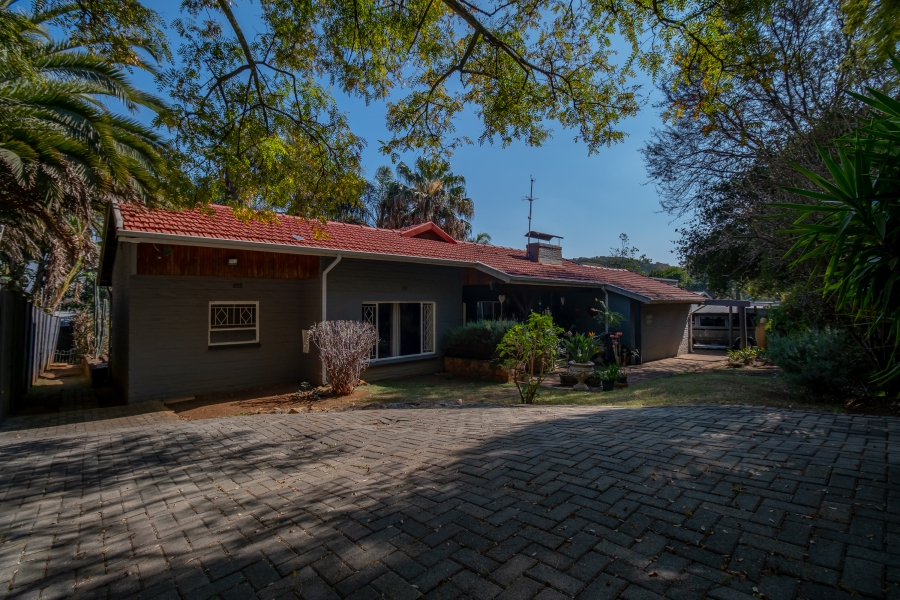 6 Bedroom Property for Sale in Cresta Gauteng