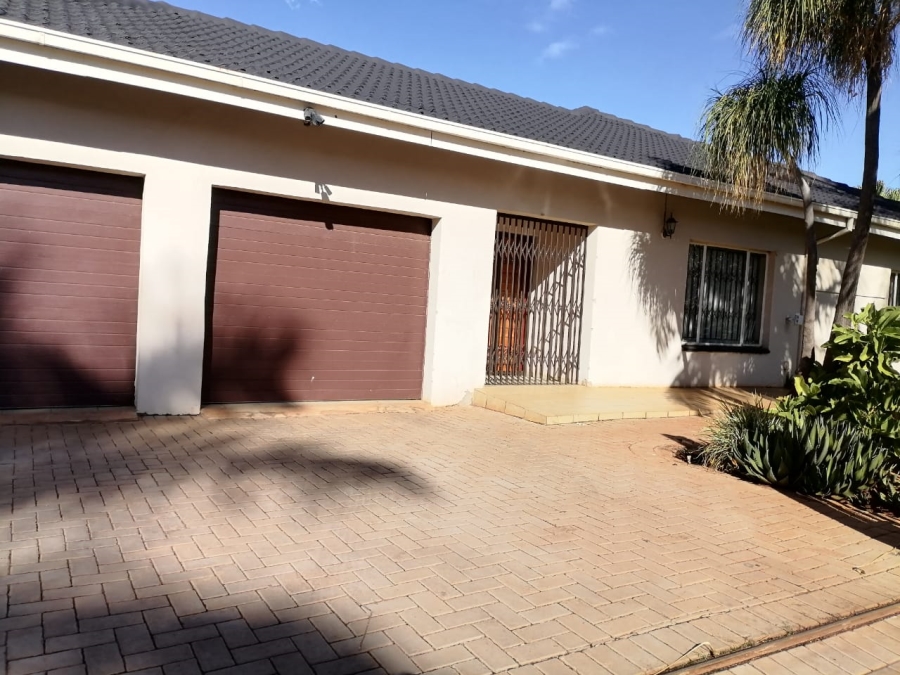 4 Bedroom Property for Sale in Theresa Park Gauteng