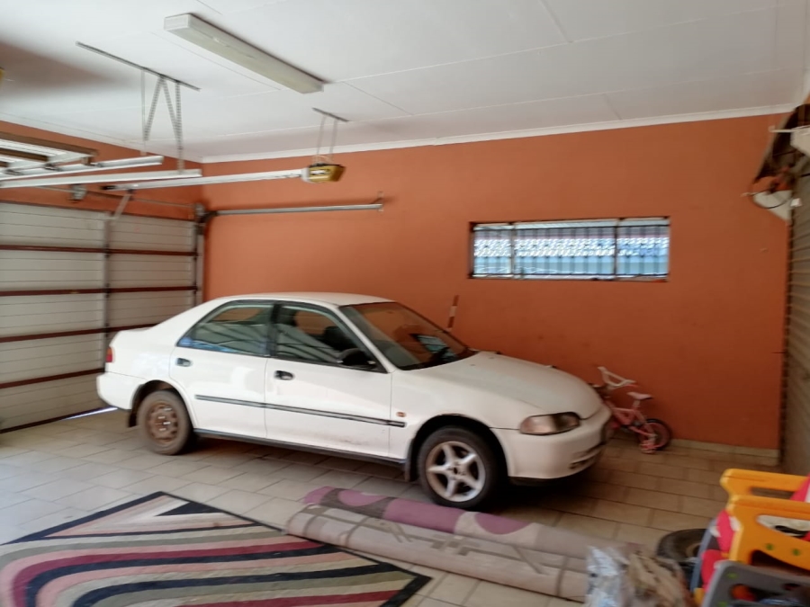 4 Bedroom Property for Sale in Theresa Park Gauteng