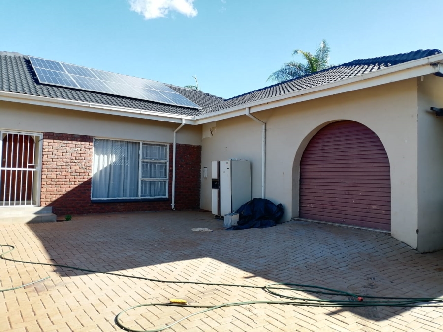 4 Bedroom Property for Sale in Theresa Park Gauteng