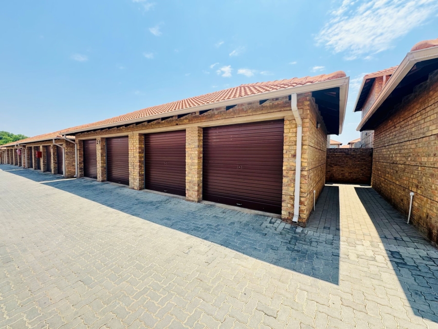 3 Bedroom Property for Sale in Annlin Gauteng