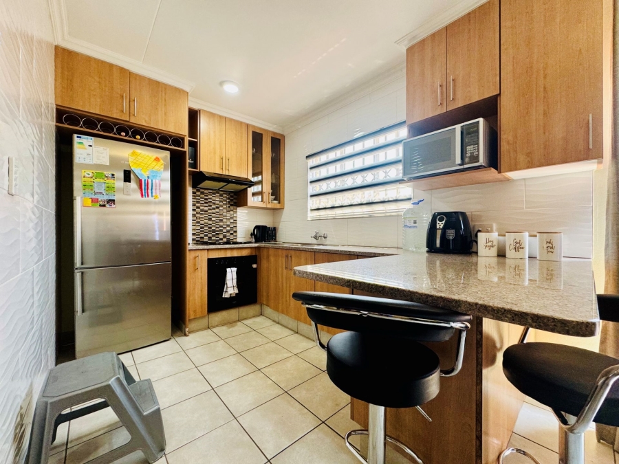 3 Bedroom Property for Sale in Annlin Gauteng