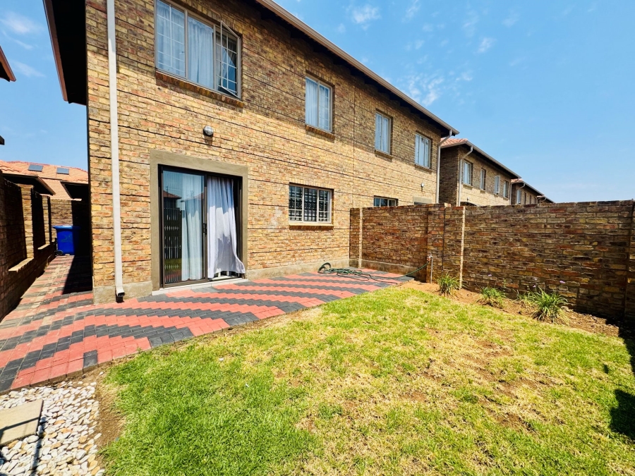 3 Bedroom Property for Sale in Annlin Gauteng