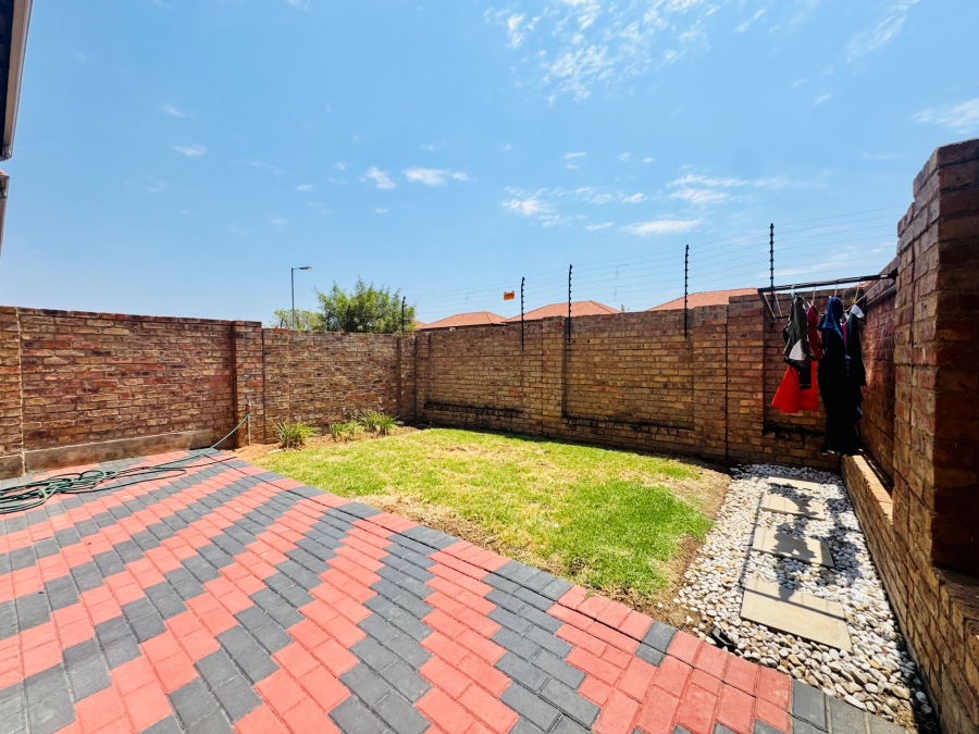 3 Bedroom Property for Sale in Annlin Gauteng