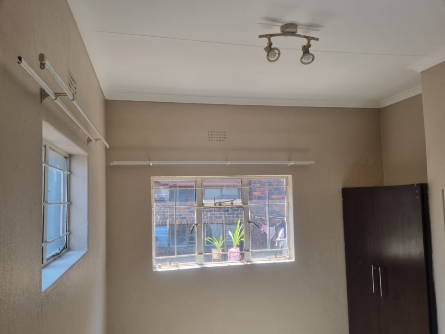 1 Bedroom Property for Sale in Bramley Park Gauteng