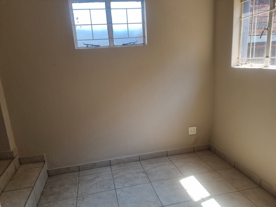 1 Bedroom Property for Sale in Bramley Park Gauteng