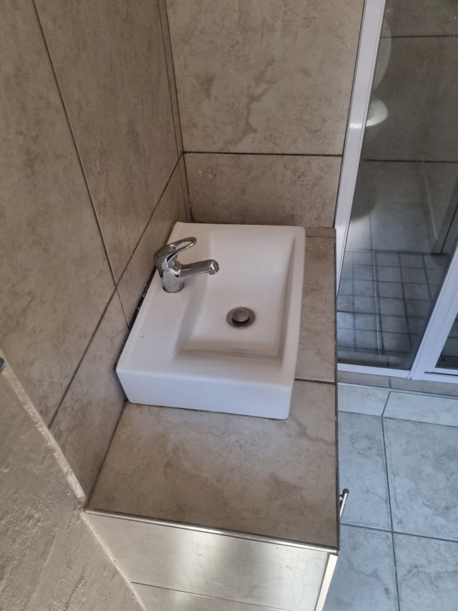 1 Bedroom Property for Sale in Bramley Park Gauteng