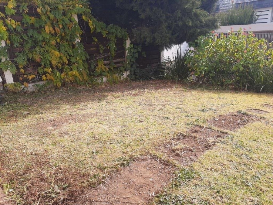 To Let 1 Bedroom Property for Rent in Corlett Gardens Gauteng